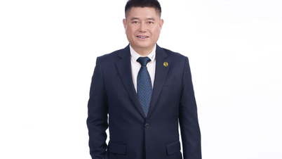 Genel kurul toplantısından bir gün önce, Bay Nguyen Duc Thuy, SACOMBANK Yönetim Kurulu üyeliği için adaylığını koydu.