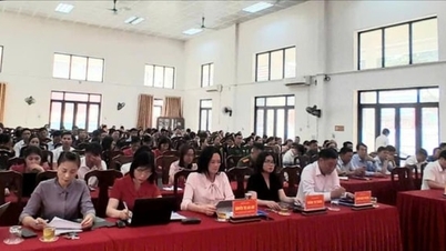 O serie de activități practice pentru a sărbători prima aniversare a înființării comunei Phuc Loc.