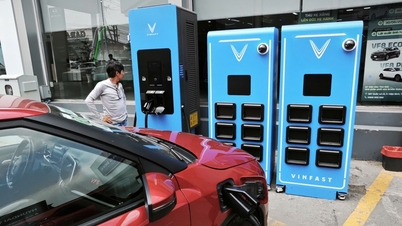 The race to invest in charging stations and battery swapping is heating up.