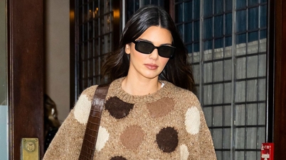 Want legs as long as a supermodel's? 7 types of shoes to pair with flared jeans.