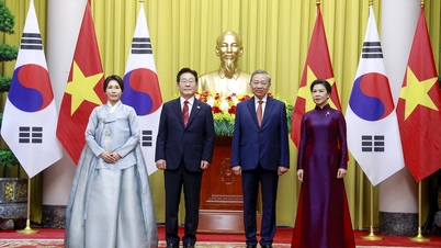 O Vietnã disparou canhões para saudar o presidente sul-coreano Lee Jae Myung e sua esposa.