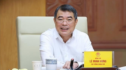 Perdana Menteri Le Minh Hung: Prioritaskan sumber daya, kuasai teknologi inti dan teknologi strategis.