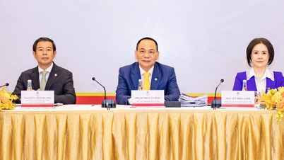 ارب پتی Pham Nhat Vuong: پیسہ رکھنے والا ہر شخص ذخیرہ اندوزی کے لیے سونا خریدتا ہے، اور معاشرے کے پاس ترقی کے لیے سرمائے کی کمی ہے۔