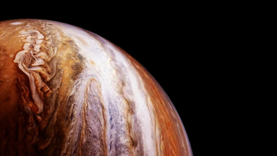 Ledové mraky objevené na obří exoplanetě.
