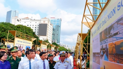 Vernisáž fotografických výstav „Vietnam – země řek a hor“ a „Ho Či Minovo Město: Vítězná píseň zní navždy“