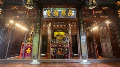 Cette ancienne maison de Hoi An était la résidence d'un haut fonctionnaire de la dynastie Nguyen et renferme de nombreux trésors vieux de plusieurs siècles.