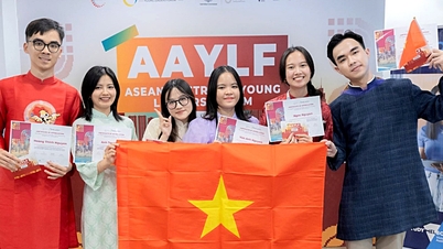 นักศึกษาหญิงชาวเวียดนามสอบผ่าน CFA ระดับ 1 ก่อนอายุ 22 ปี และเข้าร่วมการประชุมระดับภูมิภาคหลายครั้ง