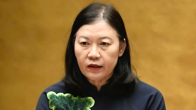 교육훈련부는 전국적으로 통일된 교과서를 선정하는 기준을 명확히 밝혀줄 것을 요청합니다.