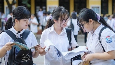 Thi lớp 10 Hà Nội chạm mốc gần 130.000 thí sinh, cạnh tranh ngày càng gay gắt