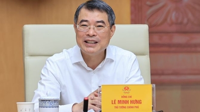 Premiér Le Minh Hung: Zvýšit podíl výdajů na rozvoj klíčových technologií v celkovém rozpočtu na vědu a techniku.