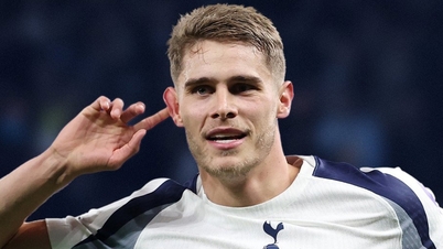 Mercato du 24 avril : Manchester United recrute Van de Ven, le Barça s'attache les services de Lisandro.