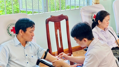 Komun Phu Son, daerah Lam Ha, telah menggerakkan 217 unit derma darah sukarela.