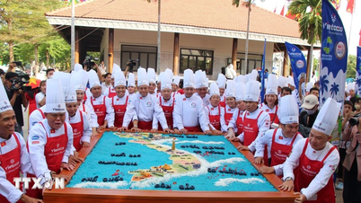 Um olhar atento ao recordista "Maior mapa feito de arroz glutinoso e leite de coco no Vietnã"