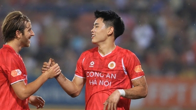 Đình Bắc bùng nổ lập hat-trick, CLB CAHN đánh bại SLNA:  Thẳng tiến đến ngôi vô địch V-League