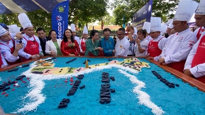 Estableció un récord con el mapa más grande de Vietnam hecho de arroz glutinoso y leche de coco.