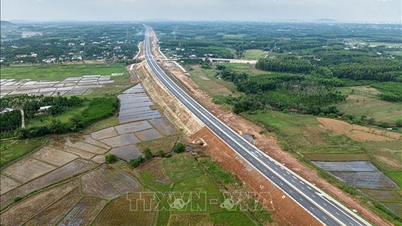 De snelweg Quang Ngai - Hoai Nhon wordt op 29 april om 11:30 uur opengesteld voor verkeer.