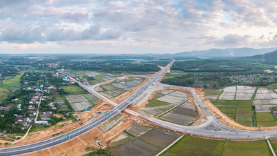 Het 88 kilometer lange gedeelte van de snelweg Quang Ngai - Hoai Nhon werd op 29 april om 11:30 uur opengesteld voor verkeer.