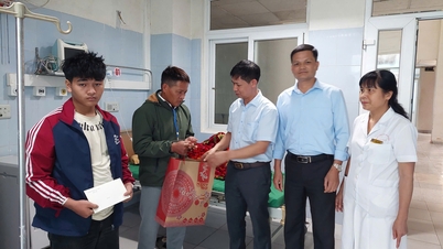 ការផ្តល់អំណោយលើកទឹកចិត្ត និងជំនួយឧបត្ថម្ភដល់ក្រុមគ្រួសារជនរងគ្រោះទាំងបីនាក់ដែលបានស្លាប់ក្នុងអគ្គីភ័យនៅឃុំឡេឡយ។