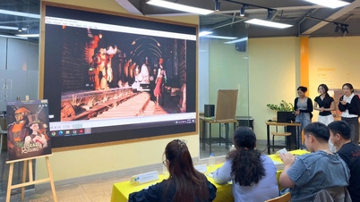 Former 5 000 développeurs de jeux vidéo à œuvrer dans le domaine de l'éducation historique et culturelle.