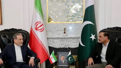 Iran has proposed reopening the Strait of Hormuz without nuclear negotiations.