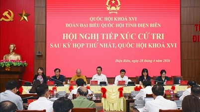 Vicepremiér Nguyen Van Thang se setkal s voliči v Dien Bien.