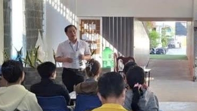 Ca Mau: Organisation einer Jobmesse für Arbeitnehmer, die Arbeitslosengeld beziehen.