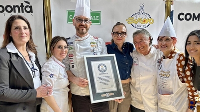Le gâteau tiramisu de 440 m a établi un record du monde Guinness.