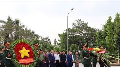 Lãnh đạo tỉnh Lâm Đồng viếng Anh hùng liệt sĩ tại Nghĩa trang Liệt sĩ Đắk Nông