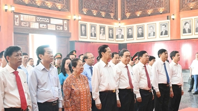 Ad An Giang, il presidente dell'Assemblea nazionale Tran Thanh Man ha offerto incenso in memoria del presidente Ho Chi Minh e per rendere omaggio a coloro che hanno contribuito alla nazione.