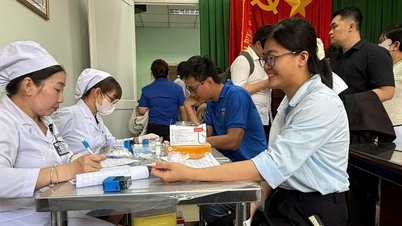 สำนักงานตรวจราชการจังหวัดดงไน ตอบรับอย่างแข็งขันต่อการเคลื่อนไหวบริจาคโลหิตโดยสมัครใจ