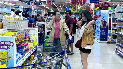 Kỳ nghỉ dài tạo cú hích mạnh cho thị trường tiêu dùng TP. Hồ Chí Minh