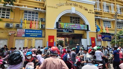 ผู้ปกครองของนักเรียนโรงเรียนประถมดังถุยตรามกล่าวอะไรบ้าง หลังจากพบกรณีต้องสงสัยว่าอาหารเป็นพิษหลายราย?