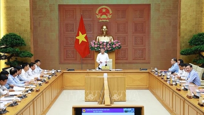 Premiér Le Minh Hung: Zaměřte se na rozvoj synchronního a moderního infrastrukturního systému.