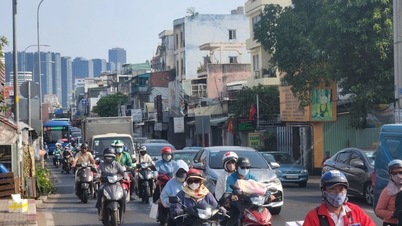 Il traffico all'ingresso dello scalo si è intensificato, raggiungendo il picco massimo nel pomeriggio del 29 aprile presso l'aeroporto di Tan Son Nhat.