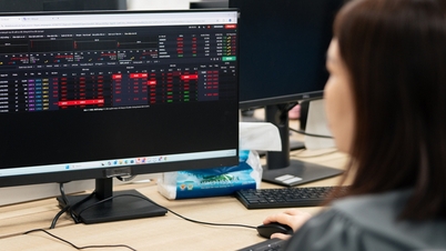 Önde gelen hisse senetleri değer kaybetti, VN-Index tatil öncesinde 21 puan düştü.