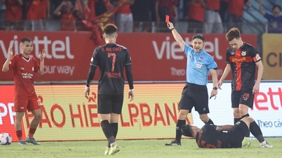 Élő labdarúgó-mérkőzés: The Cong Viettel 1-1 Ninh Binh: Tai Loc gólt lő.