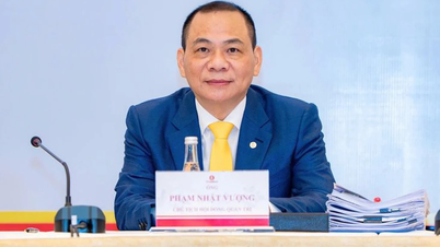 ارب پتی Pham Nhat Vuong گیسولین سے چلنے والی گاڑیوں کے بغیر Green SM IPO اور VinFast کے مستقبل کے بارے میں بات کر رہے ہیں۔