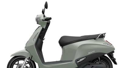 VinFast Evo Lite 2026: Electric motorbike with interchangeable batteries, priced from 17 million VND, no driver's license required.