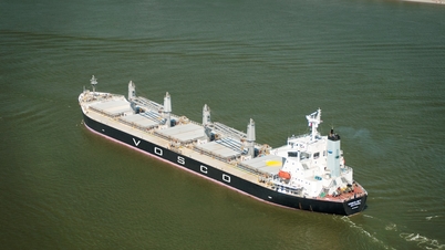 Vietnam's maritime transport: From a symbol of national unity to sea routes connecting the world.