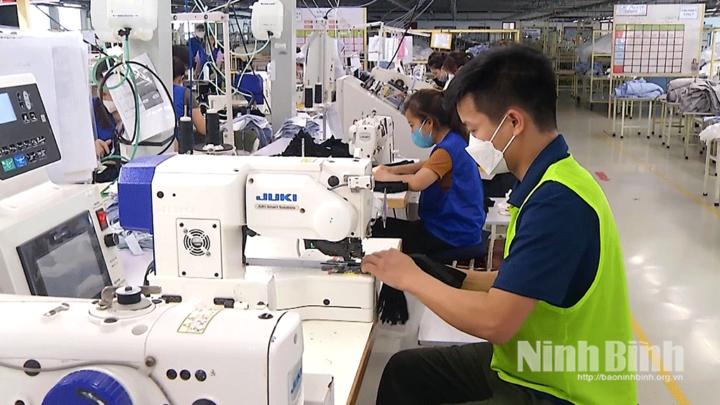 ปรับปรุงสภาพการทำงานในธุรกิจและรับรองสิทธิของคนงาน
