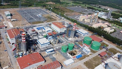 Az LNG erőművi projektek megvalósítása során felmerülő akadályok megoldása.