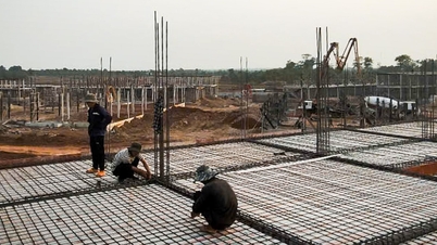 គម្រោងសាងសង់សាលាបណ្ដុះបណ្ដាលព្រំដែនចំនួនប្រាំពីរនៅក្នុងខេត្ត Gia Lai កំពុងខ្វះខាតកម្មករចំនួន ៥០០ នាក់ ហើយត្រូវពឹងផ្អែកលើជំនួយយោធា។