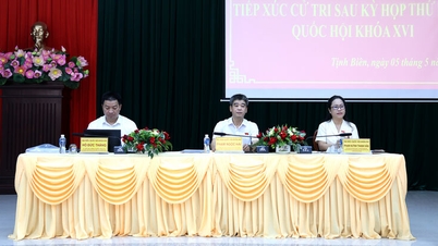 Đoàn Đại biểu Quốc hội tỉnh An Giang tiếp xúc cử tri phường Tịnh Biên