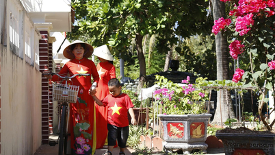 Ao Dai in Truong Sa