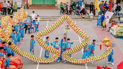 Chrám Ha Hoi a březnový festival