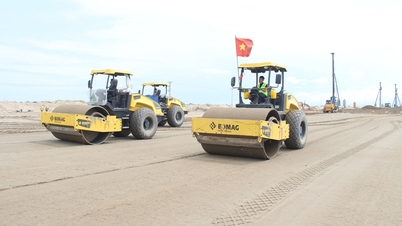 Thi công “3 ca 4 kíp”, bám công trường sân bay xuyên lễ