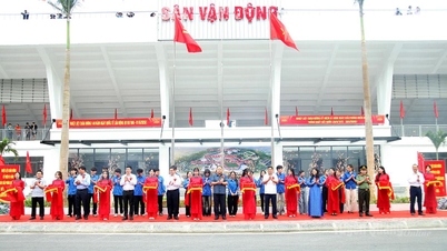 Inaugurazione del complesso sportivo e culturale di Ha Giang