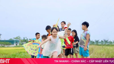 Melawat Ha Tinh untuk mendengar kanak-kanak bercerita tentang kawasan luar bandar.