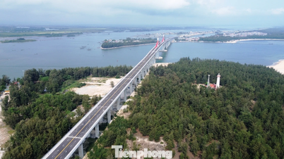 A closer look at the over 2.4 trillion VND sea-crossing project that opened to traffic on April 30th.