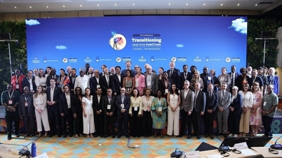 Velvyslanec Nguyen Viet Cuong se účastní první mezinárodní konference o přechodu od fosilních paliv.
